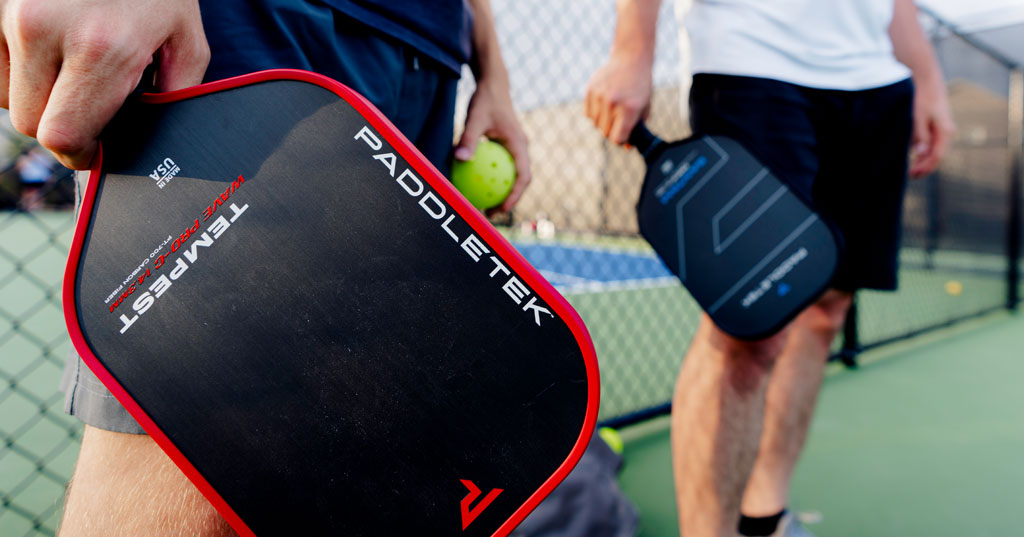 How to Choose a Pickleball Paddle: The Complete Buying Guide