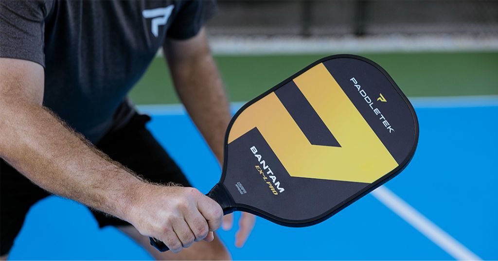Lightweight Vs Midweight Pickleball Paddle: Ultimate Performance Showdown